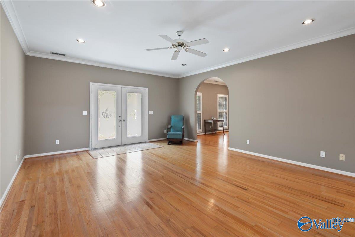 1559 Lakeview Drive NW