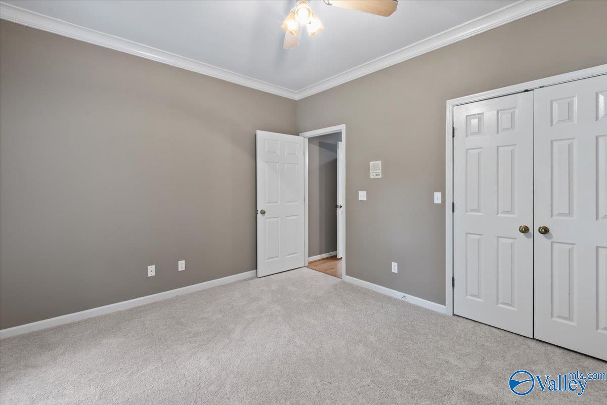 1559 Lakeview Drive NW