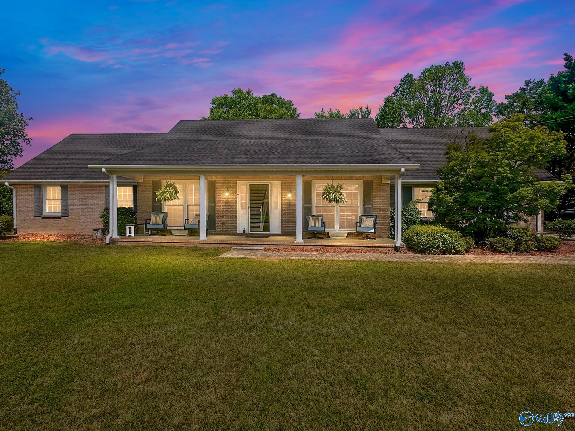 4604 Tomahawk Trail SE