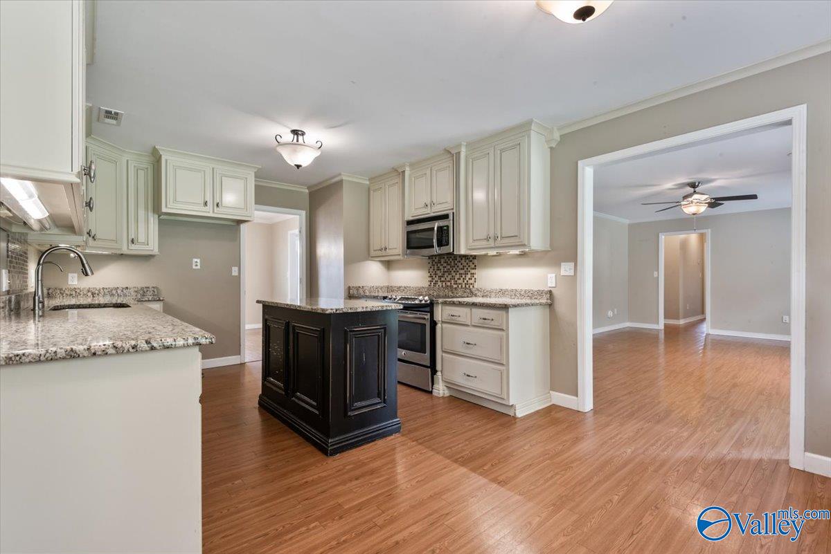 4604 Tomahawk Trail SE