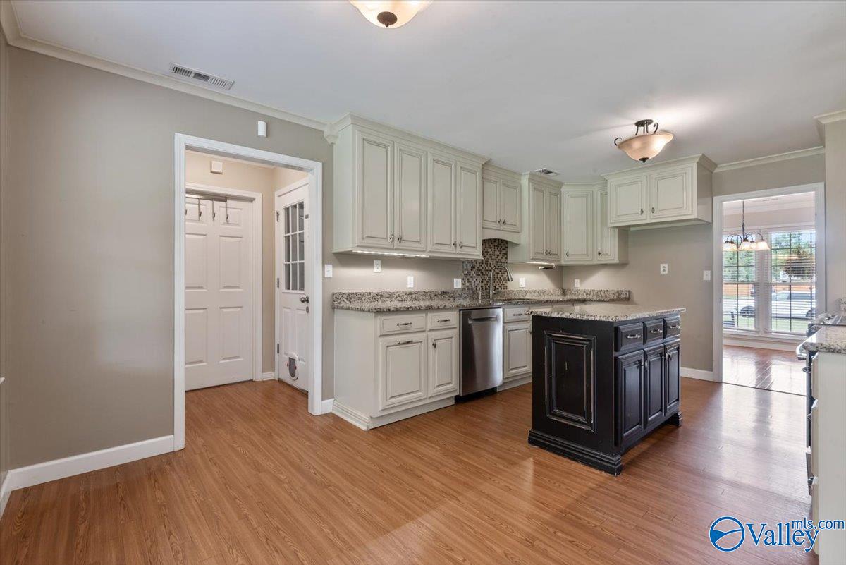 4604 Tomahawk Trail SE