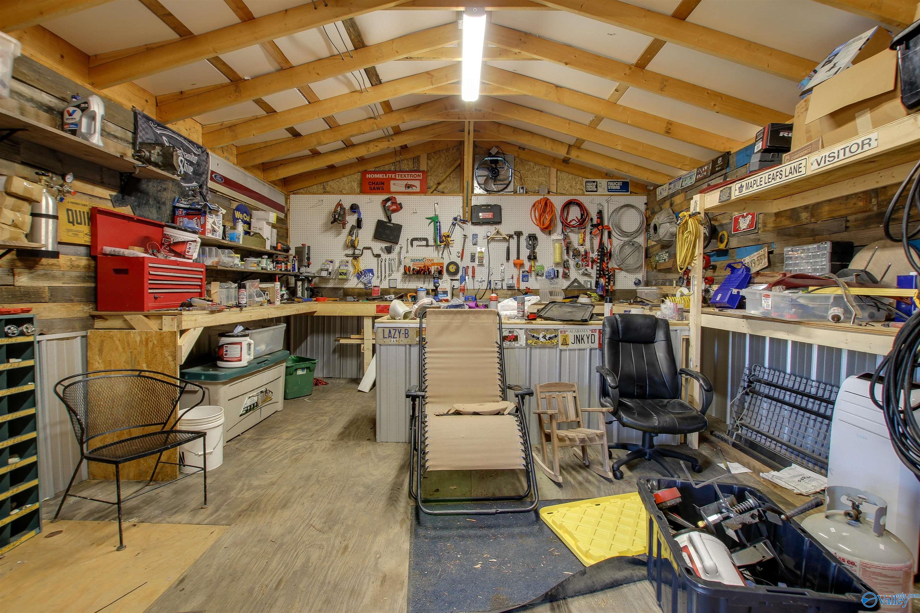 4604 Tomahawk Trail SE