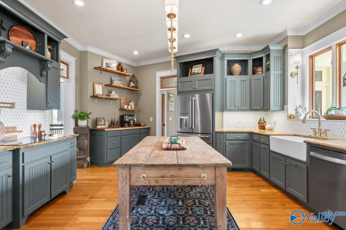 750 Cherokee Ridge Drive