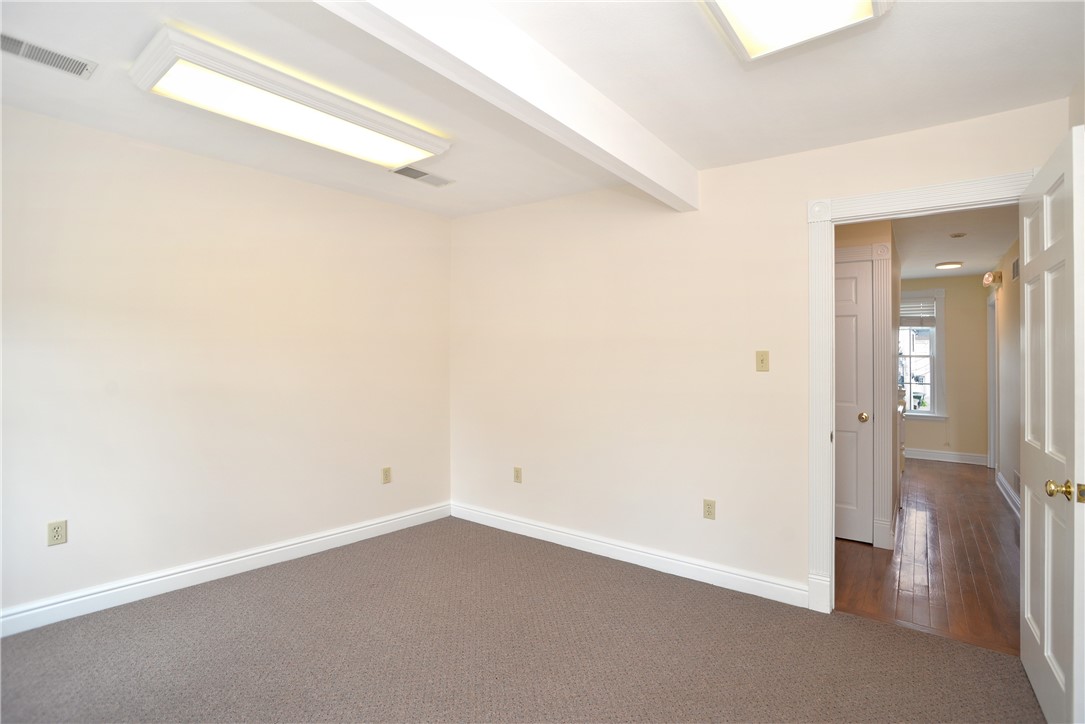 438 Walnut St