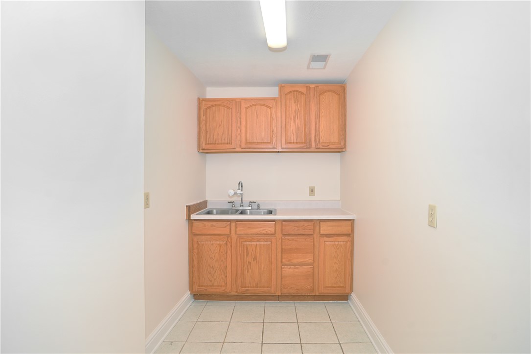 438 Walnut St