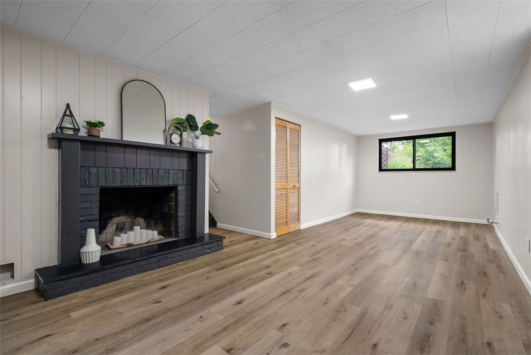 1229 Pinewood Dr