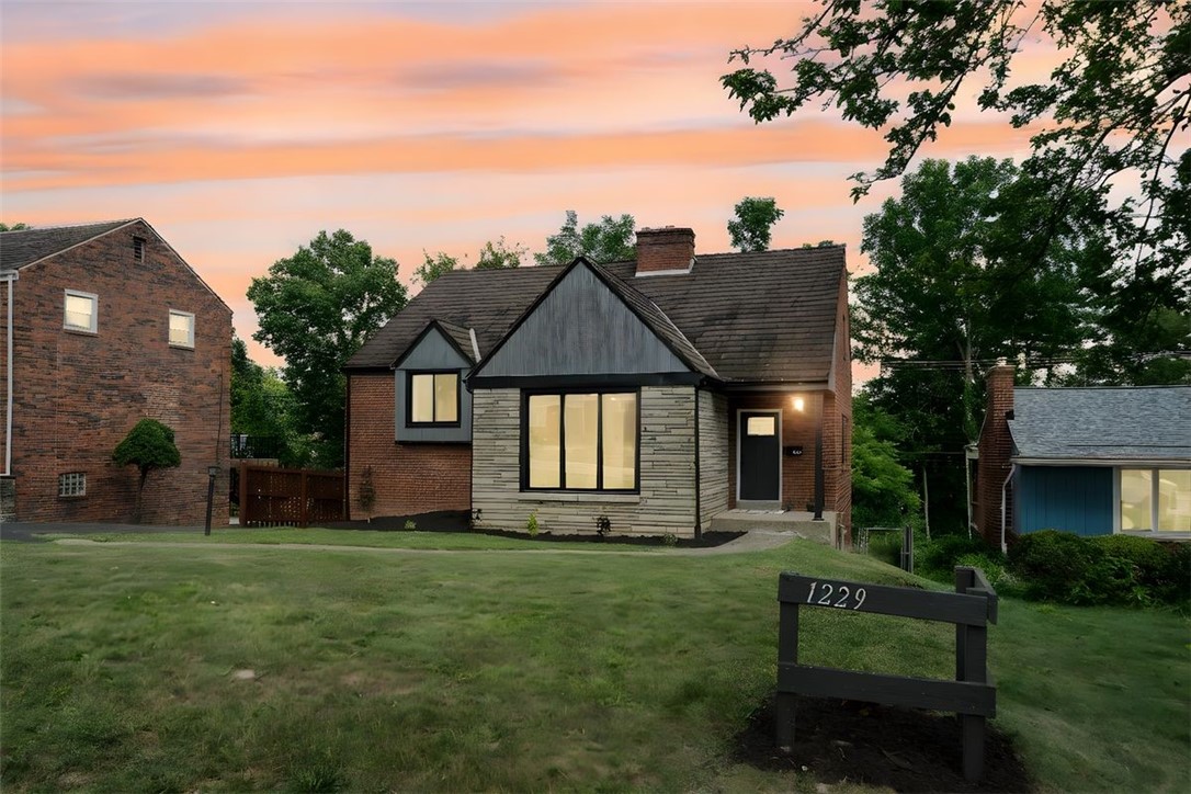 1229 Pinewood Dr