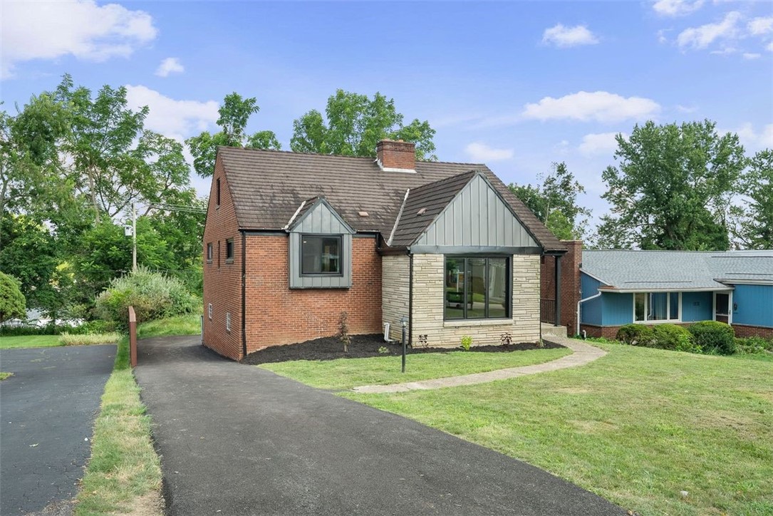 1229 Pinewood Dr