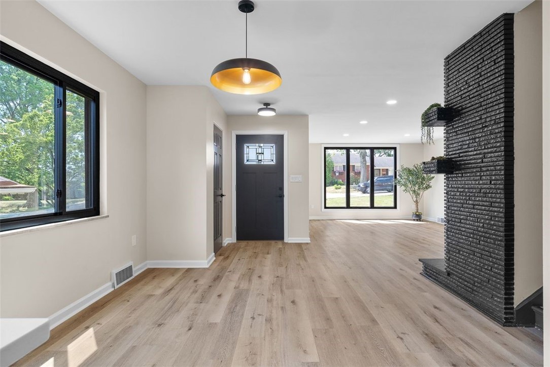 1229 Pinewood Dr