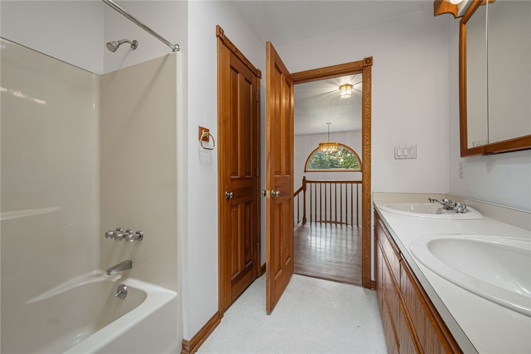 5 Fairview St