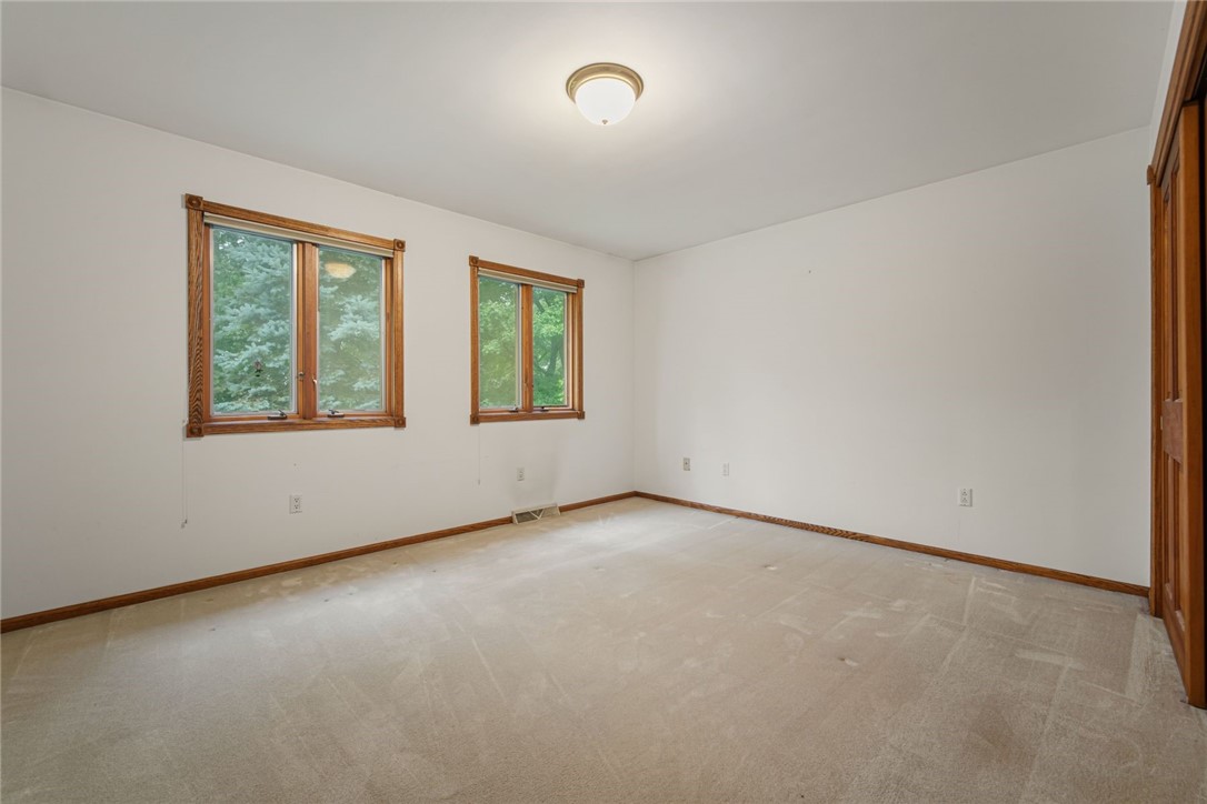 5 Fairview St