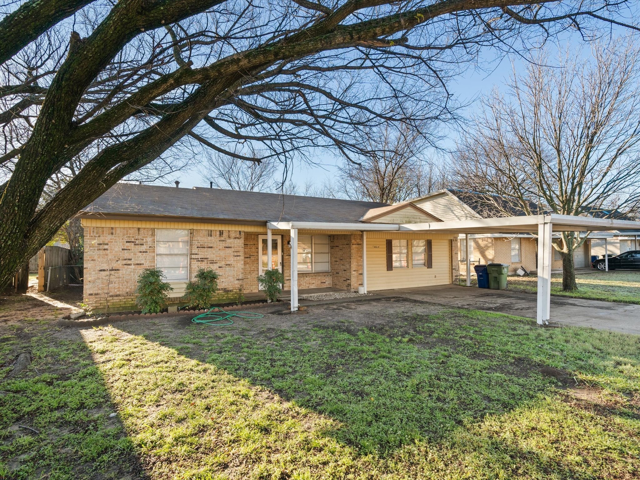 14424 Oakwood Lane