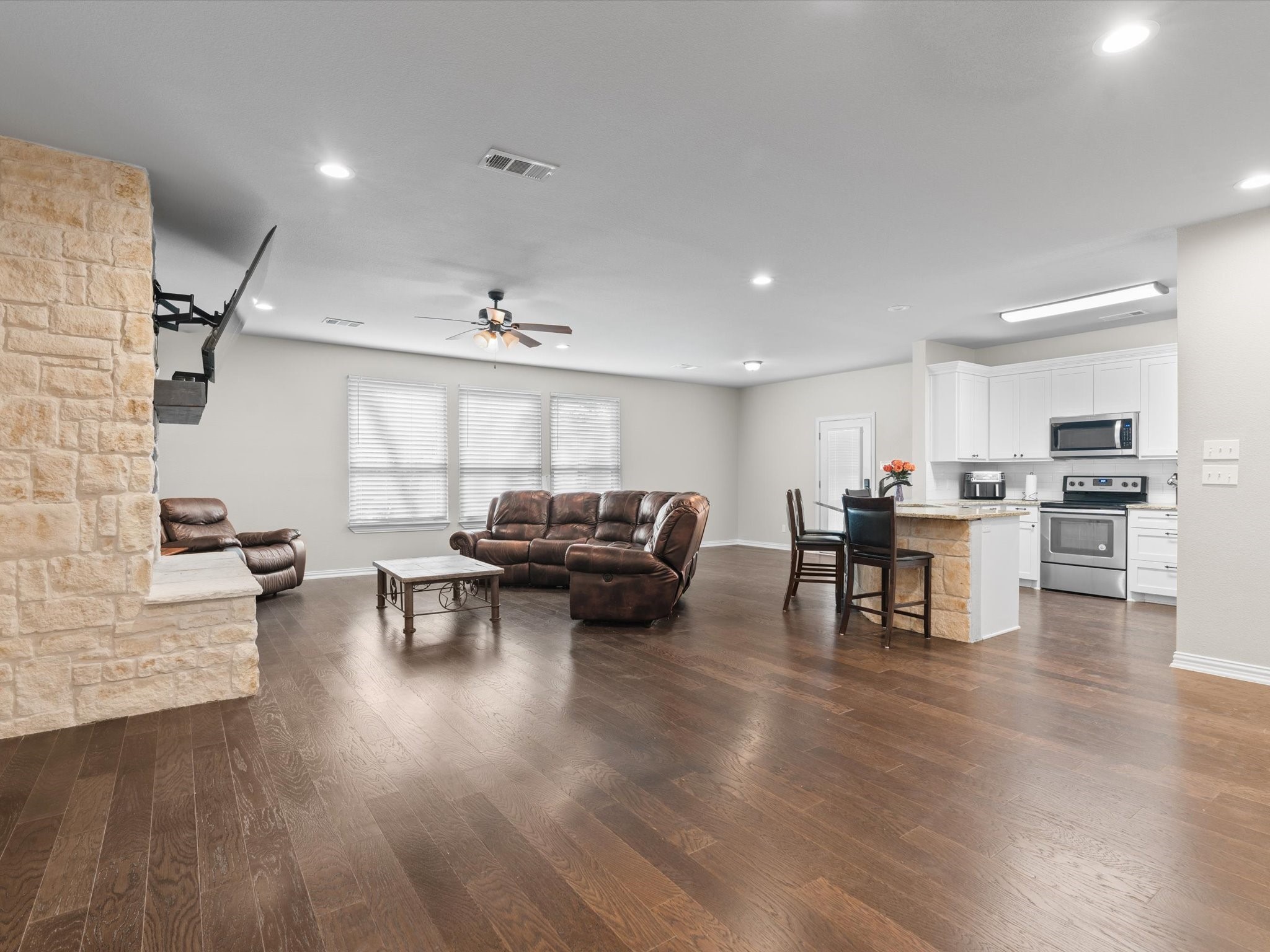 212 Hillcrest Street