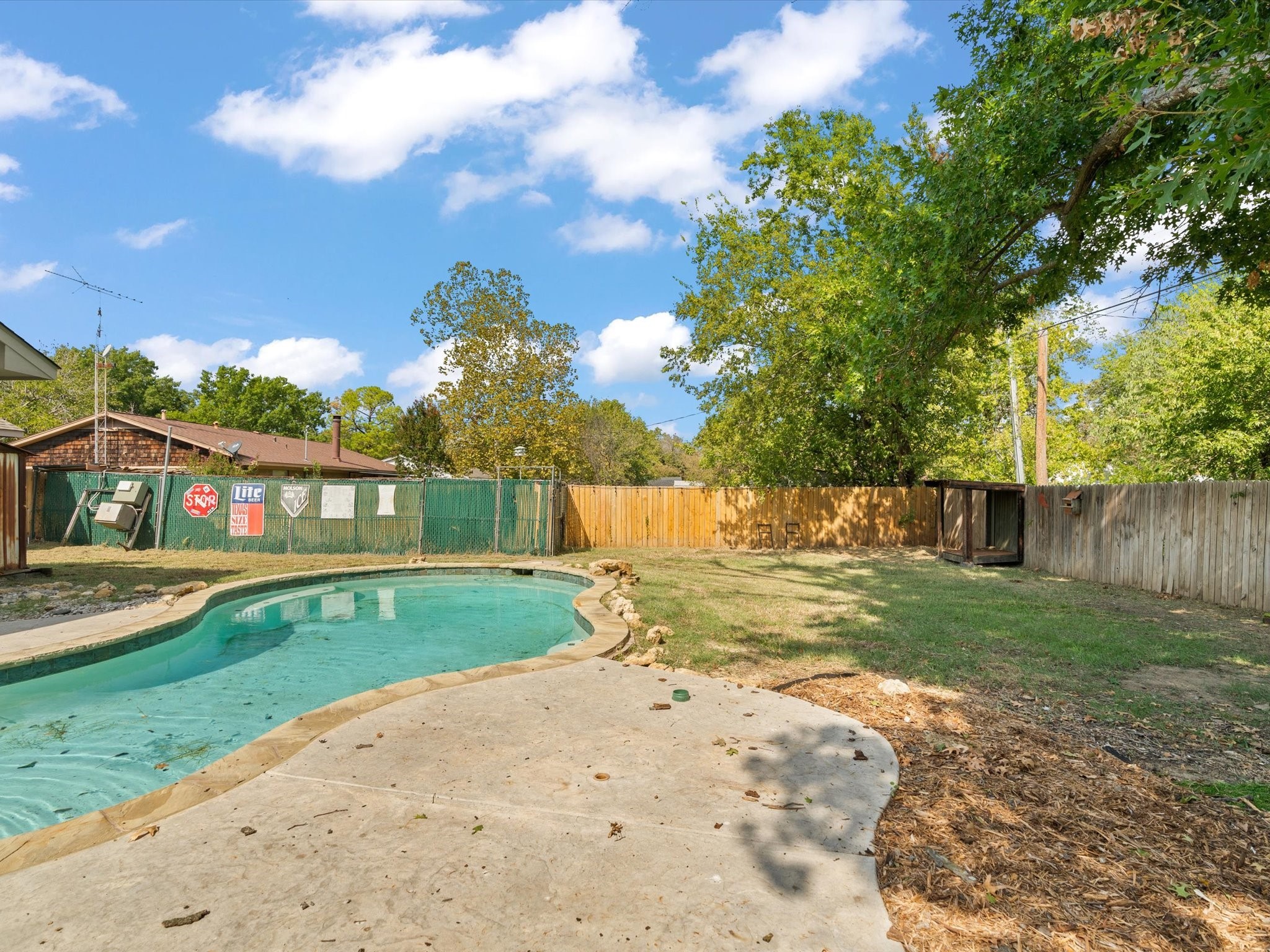 212 Hillcrest Street