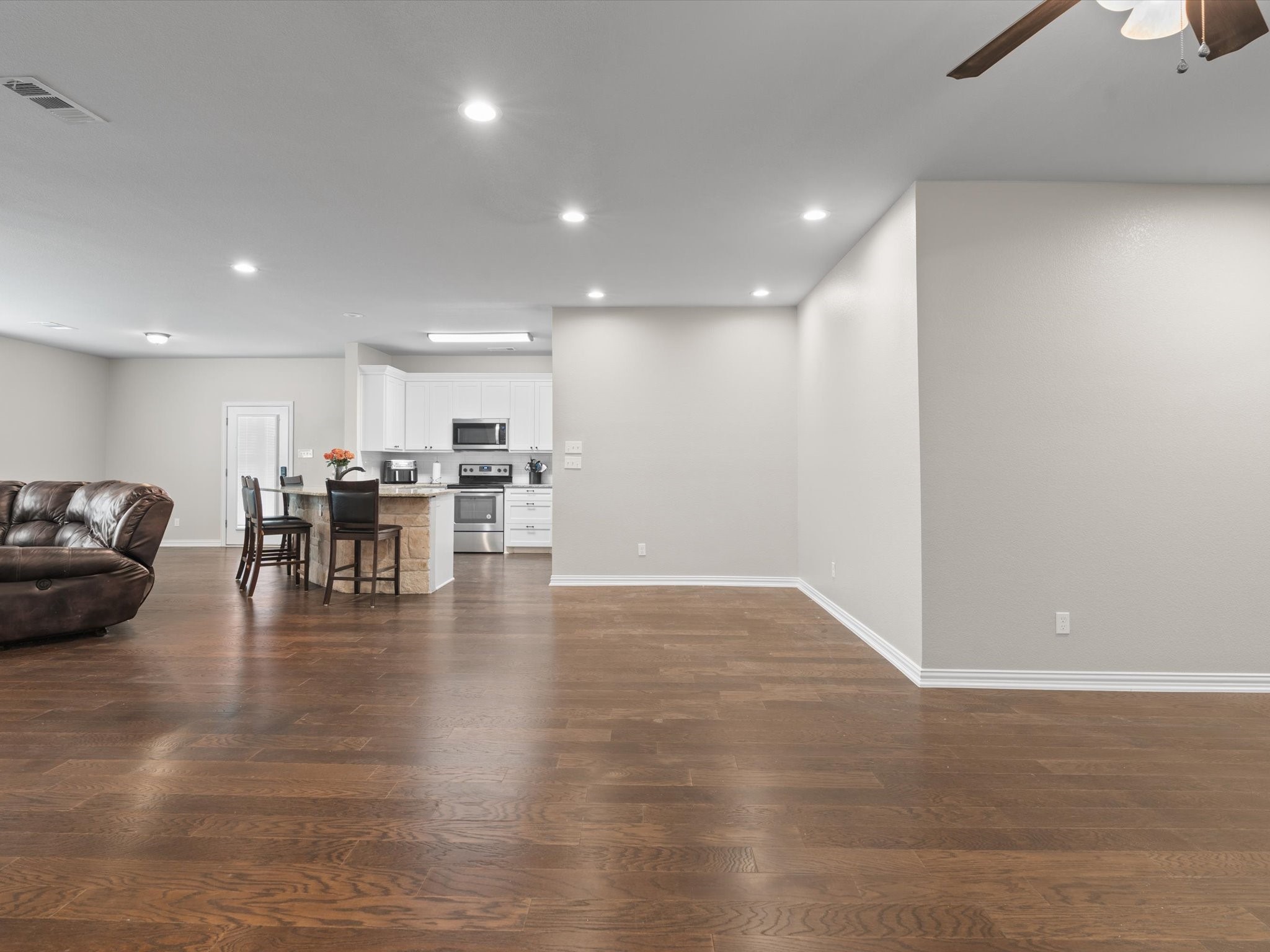 212 Hillcrest Street