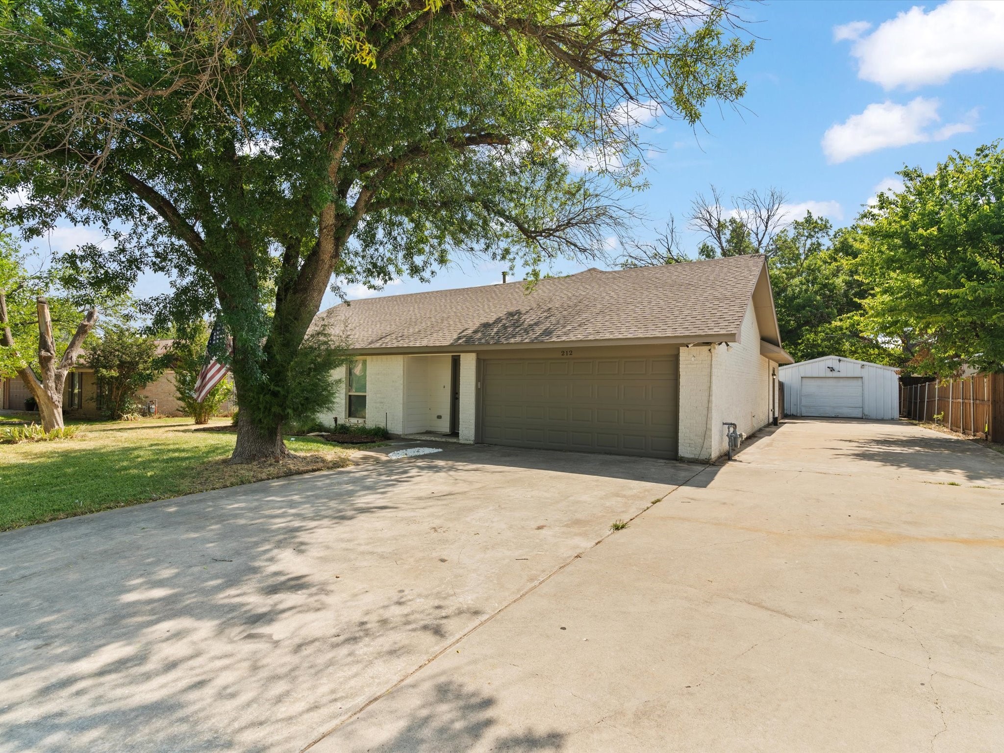 212 Hillcrest Street