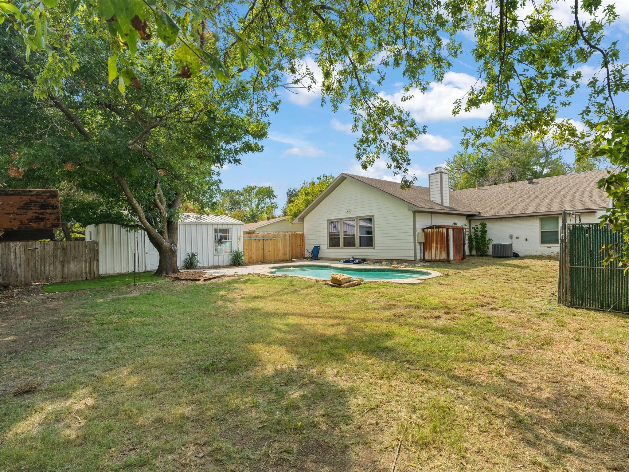 212 Hillcrest Street