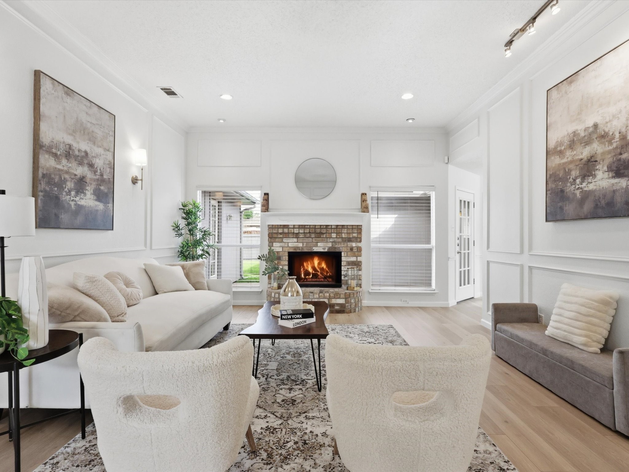 2519 Larkspur Lane