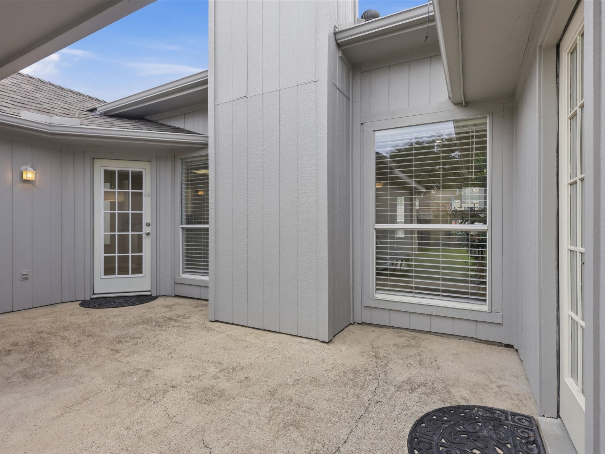 2519 Larkspur Lane