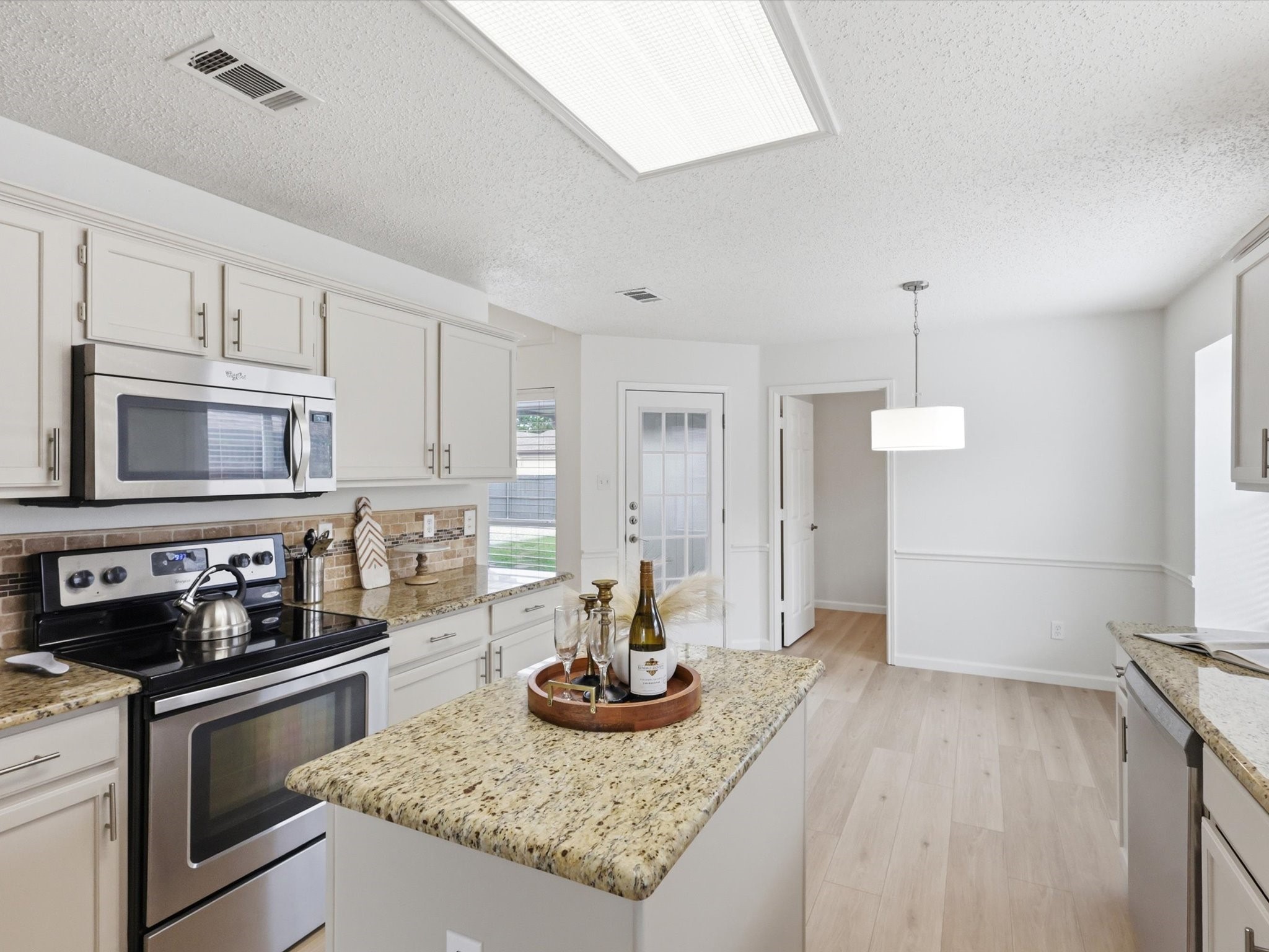 2519 Larkspur Lane