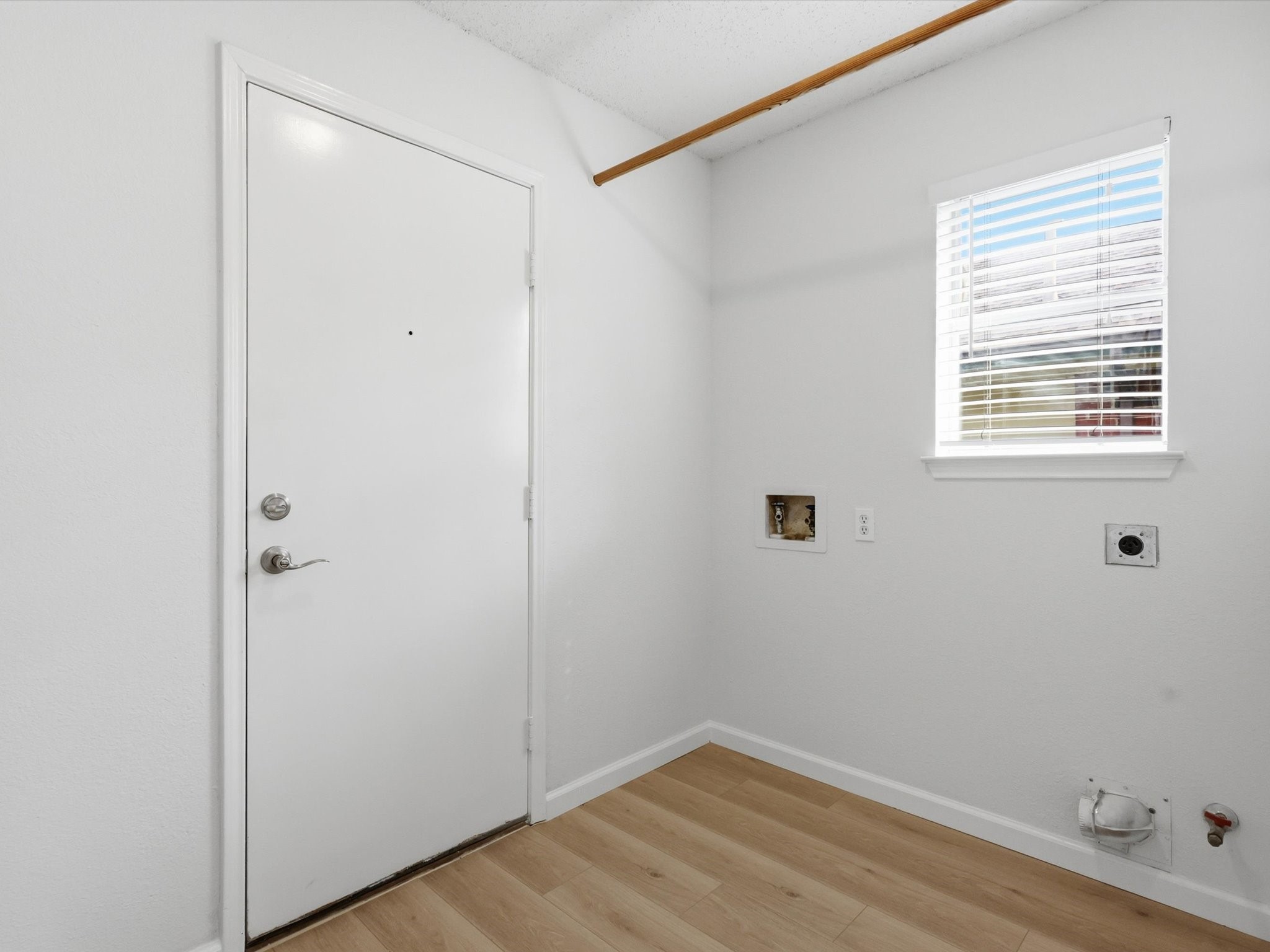 2519 Larkspur Lane