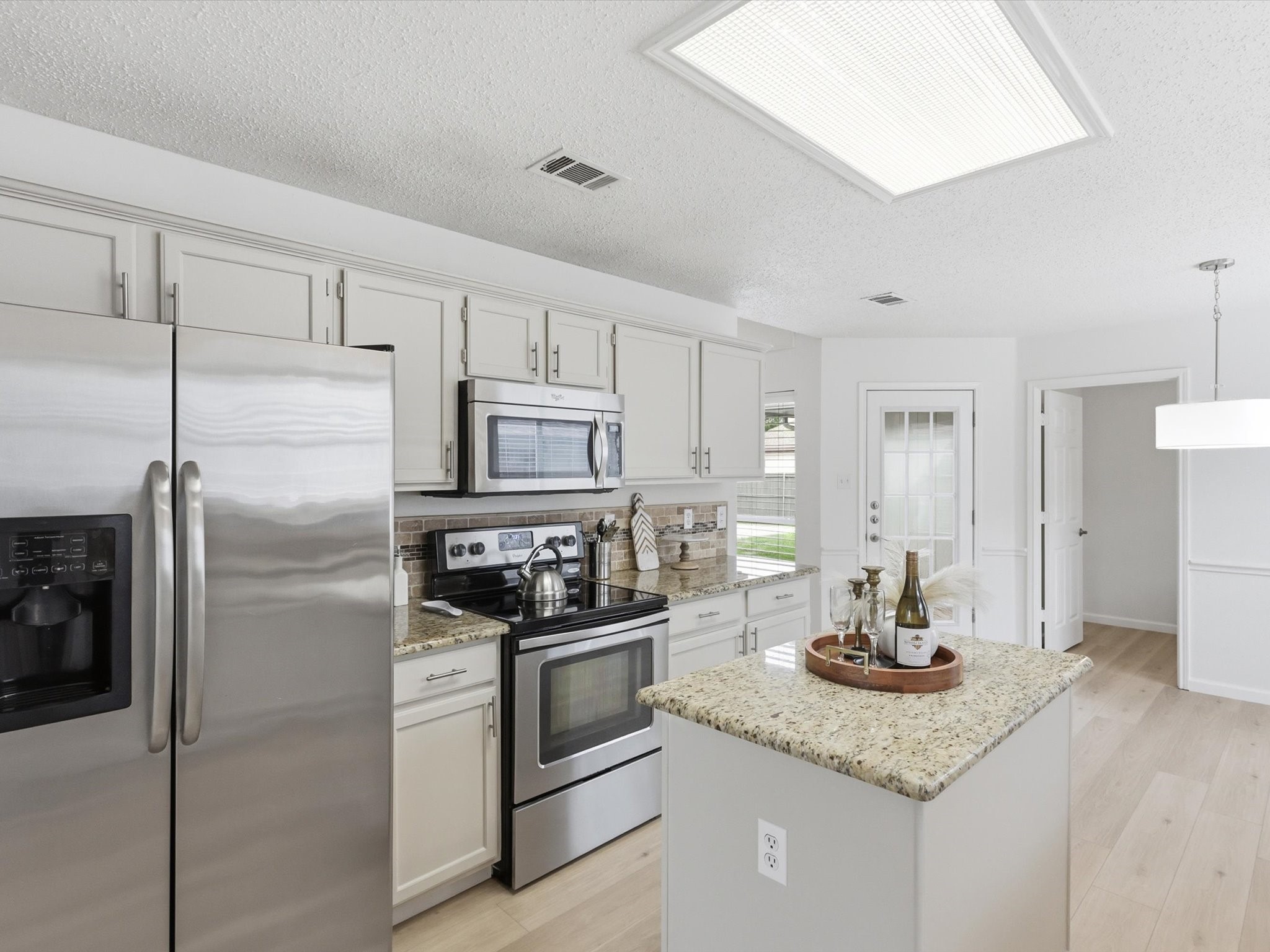 2519 Larkspur Lane