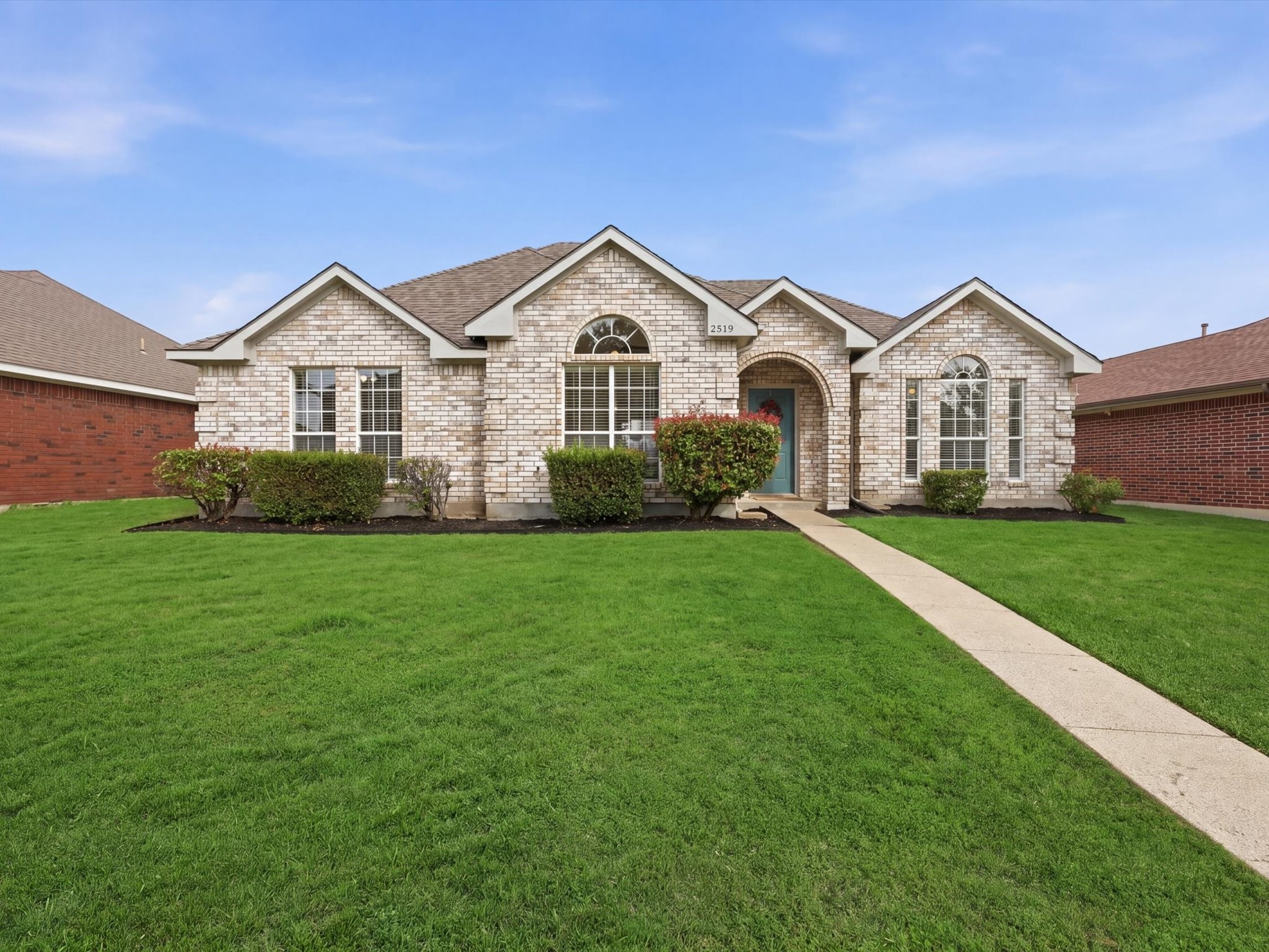 2519 Larkspur Lane