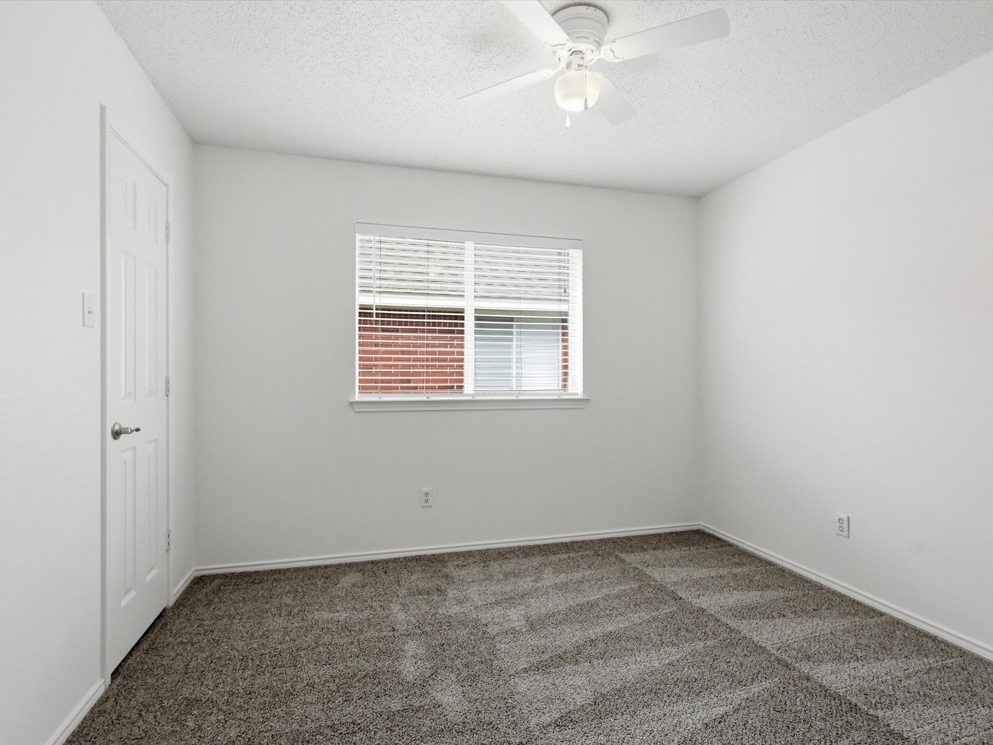 2519 Larkspur Lane