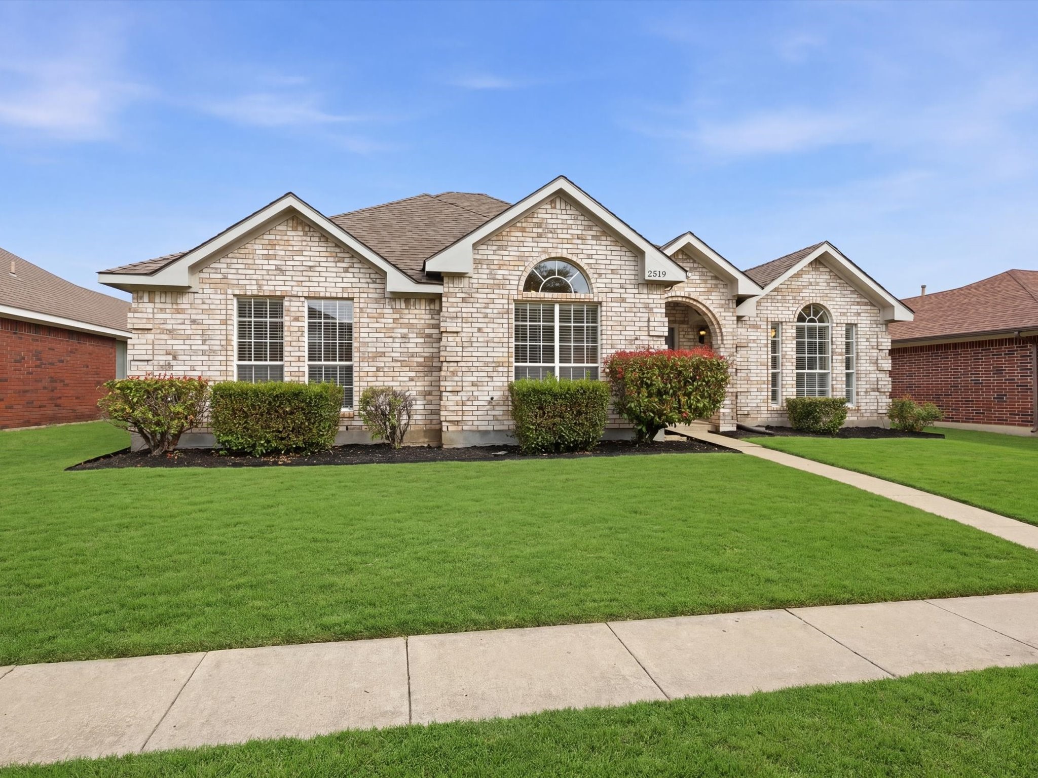 2519 Larkspur Lane