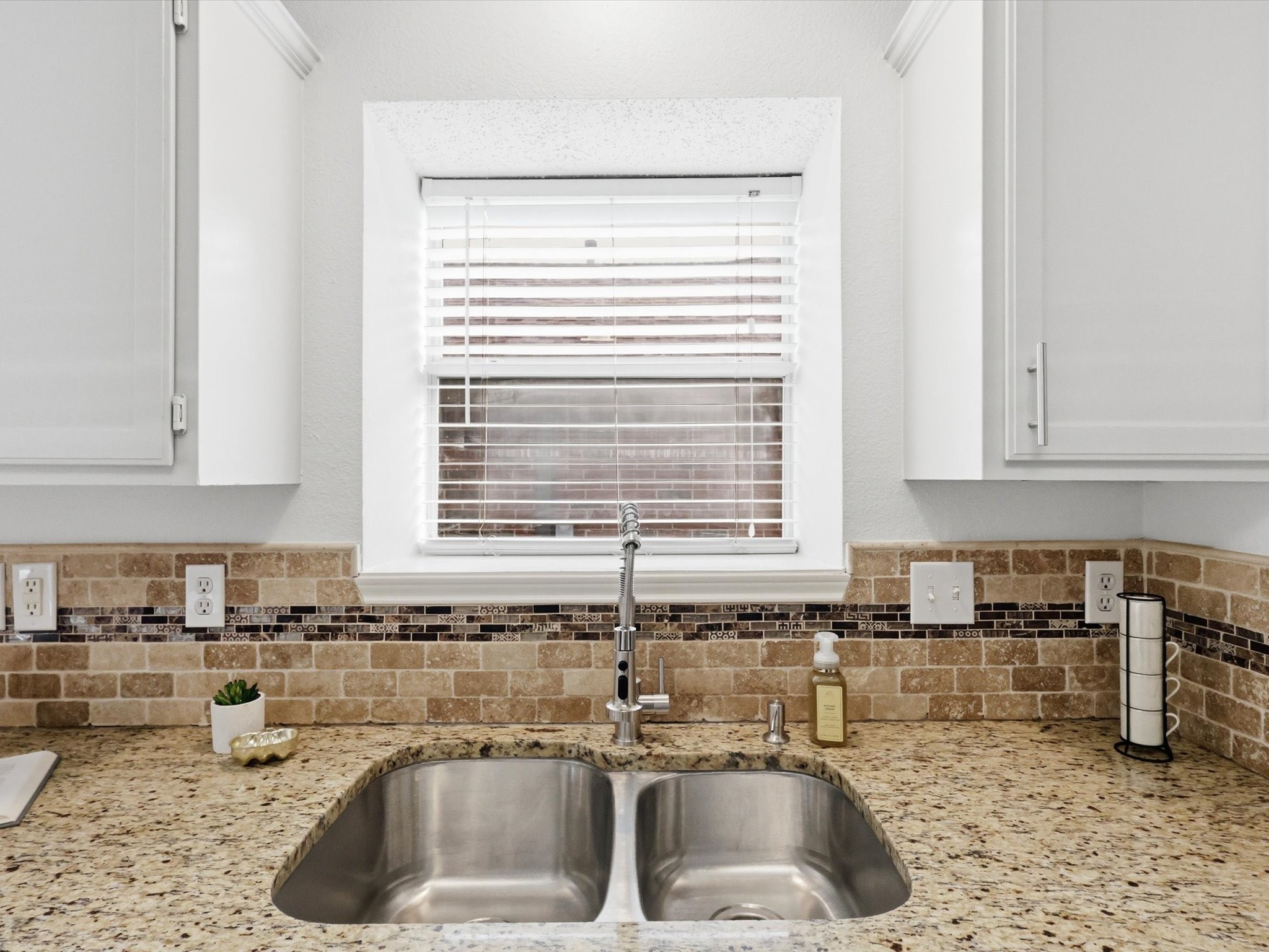 2519 Larkspur Lane
