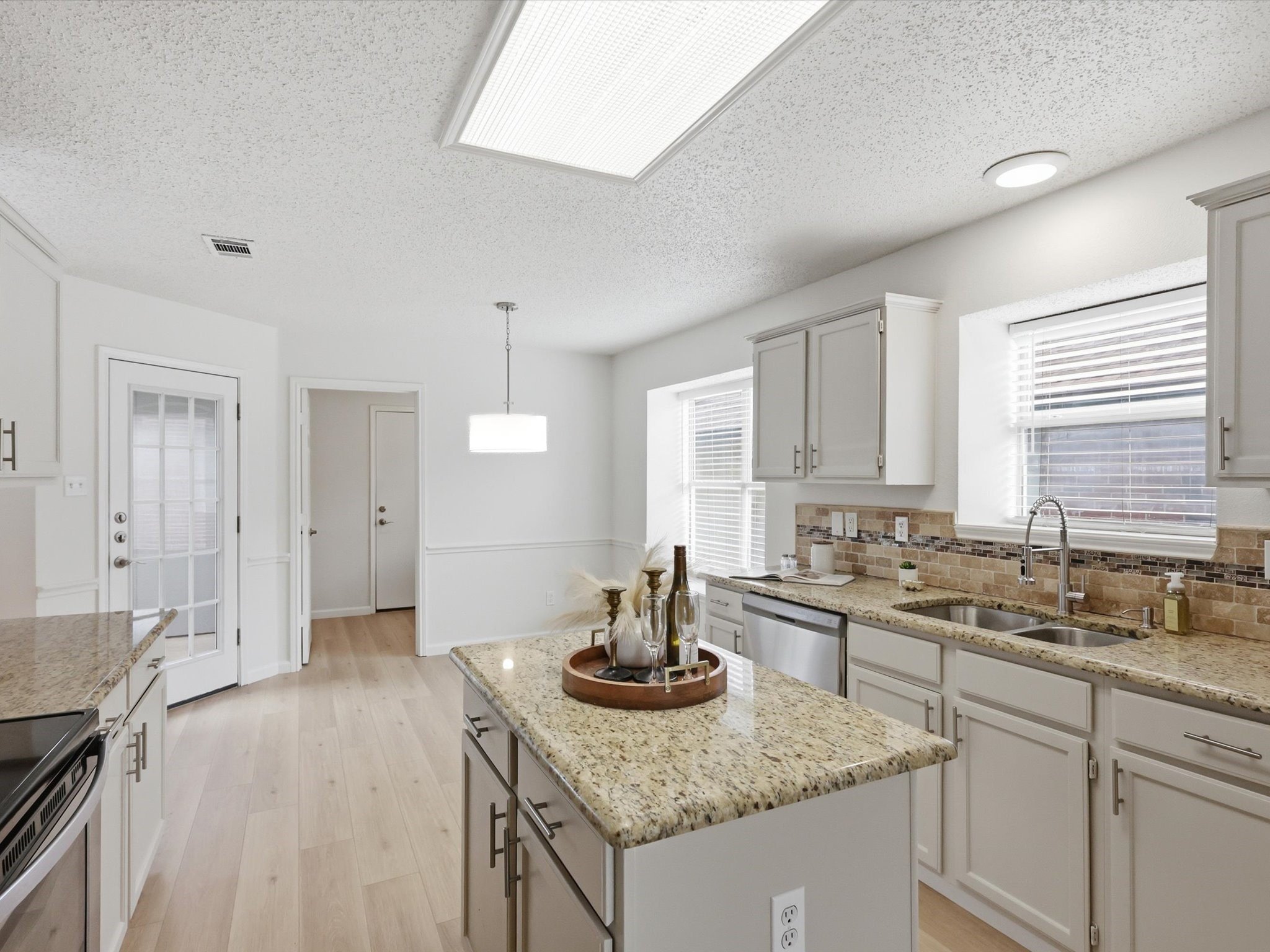 2519 Larkspur Lane