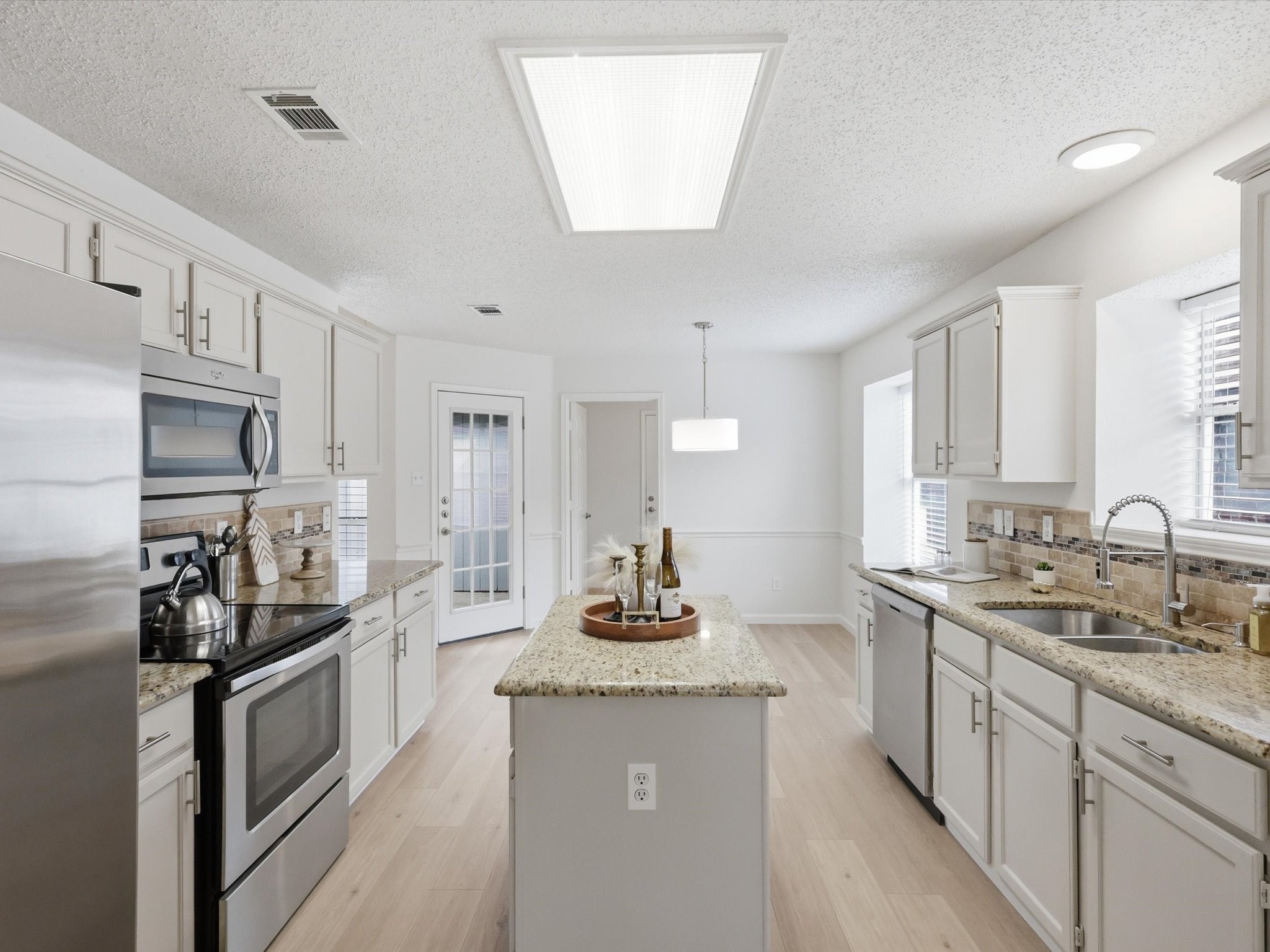 2519 Larkspur Lane