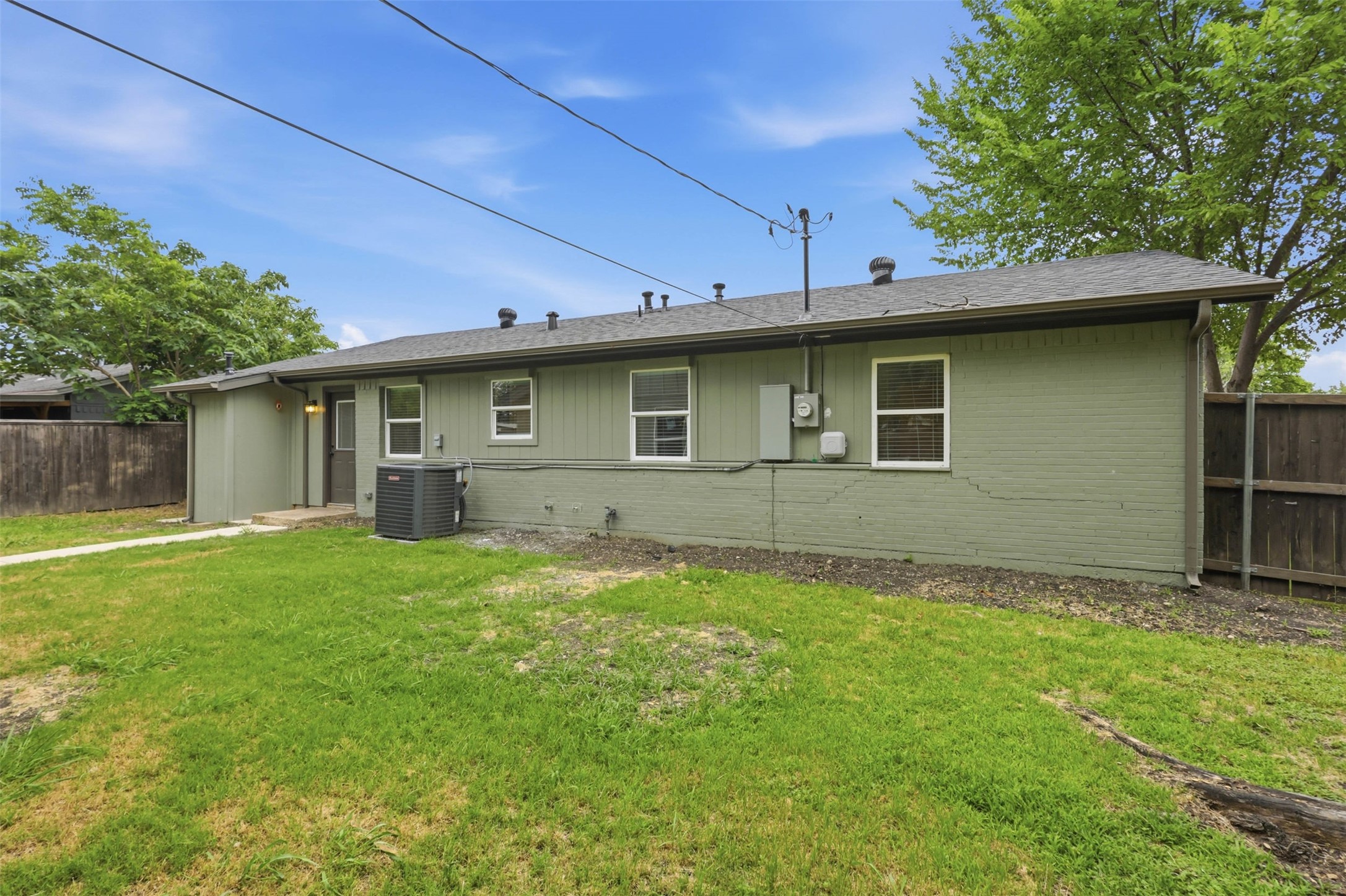 2511 Emerald Drive