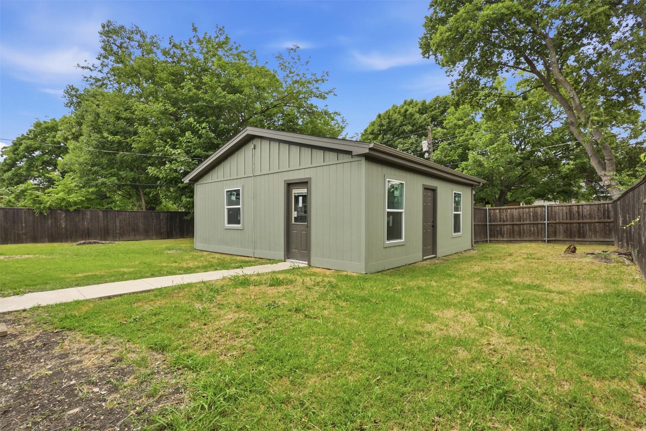 2511 Emerald Drive