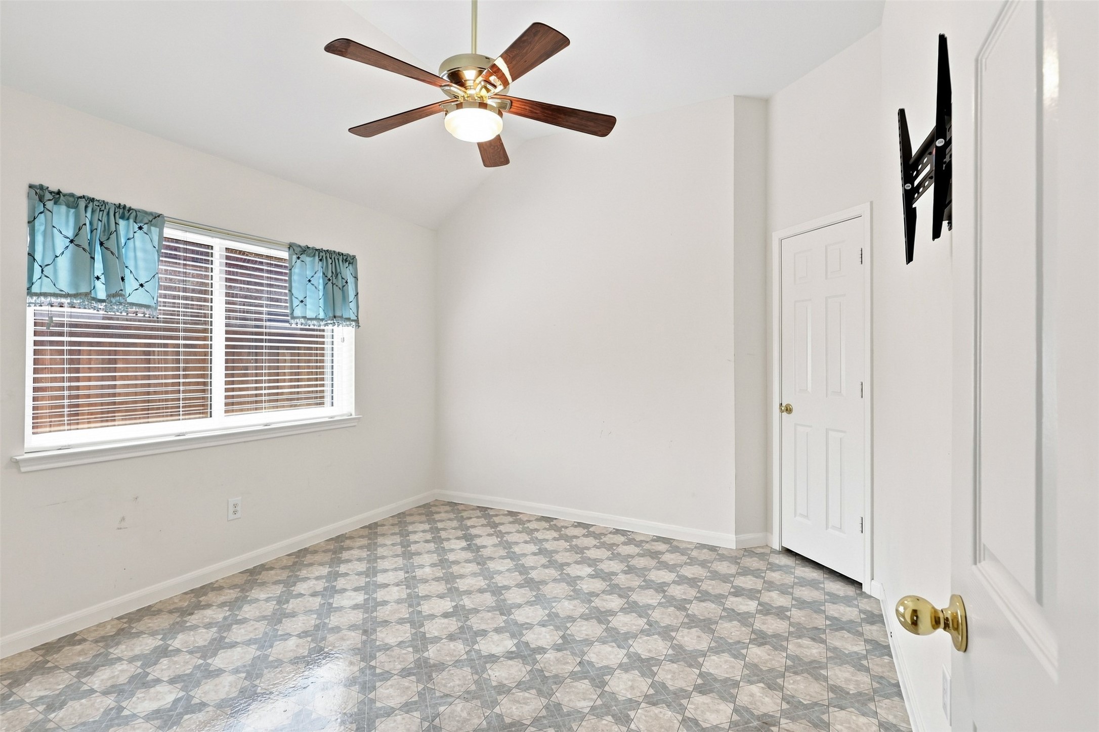 3617 Mackenzie Lane