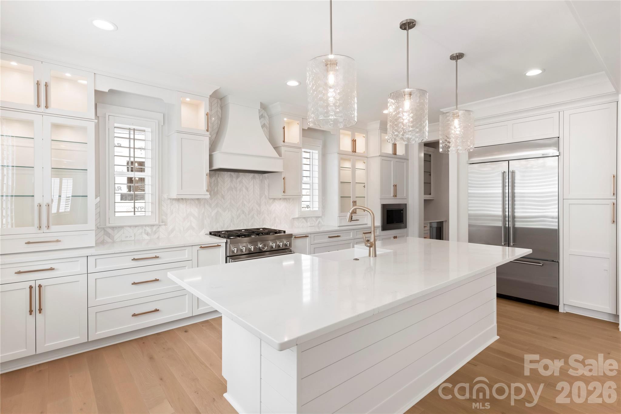 2008 Stratford Avenue