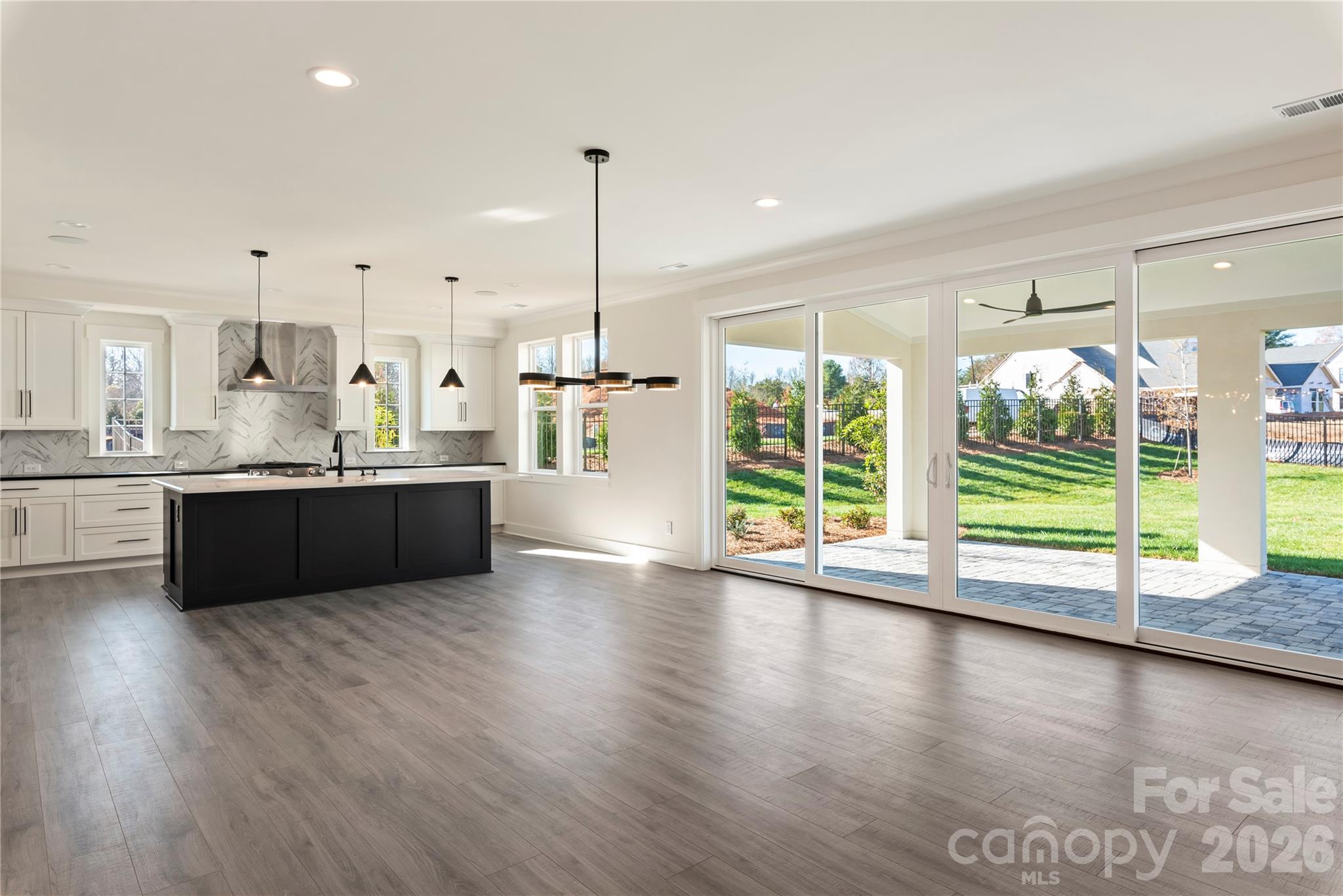 2008 Stratford Avenue