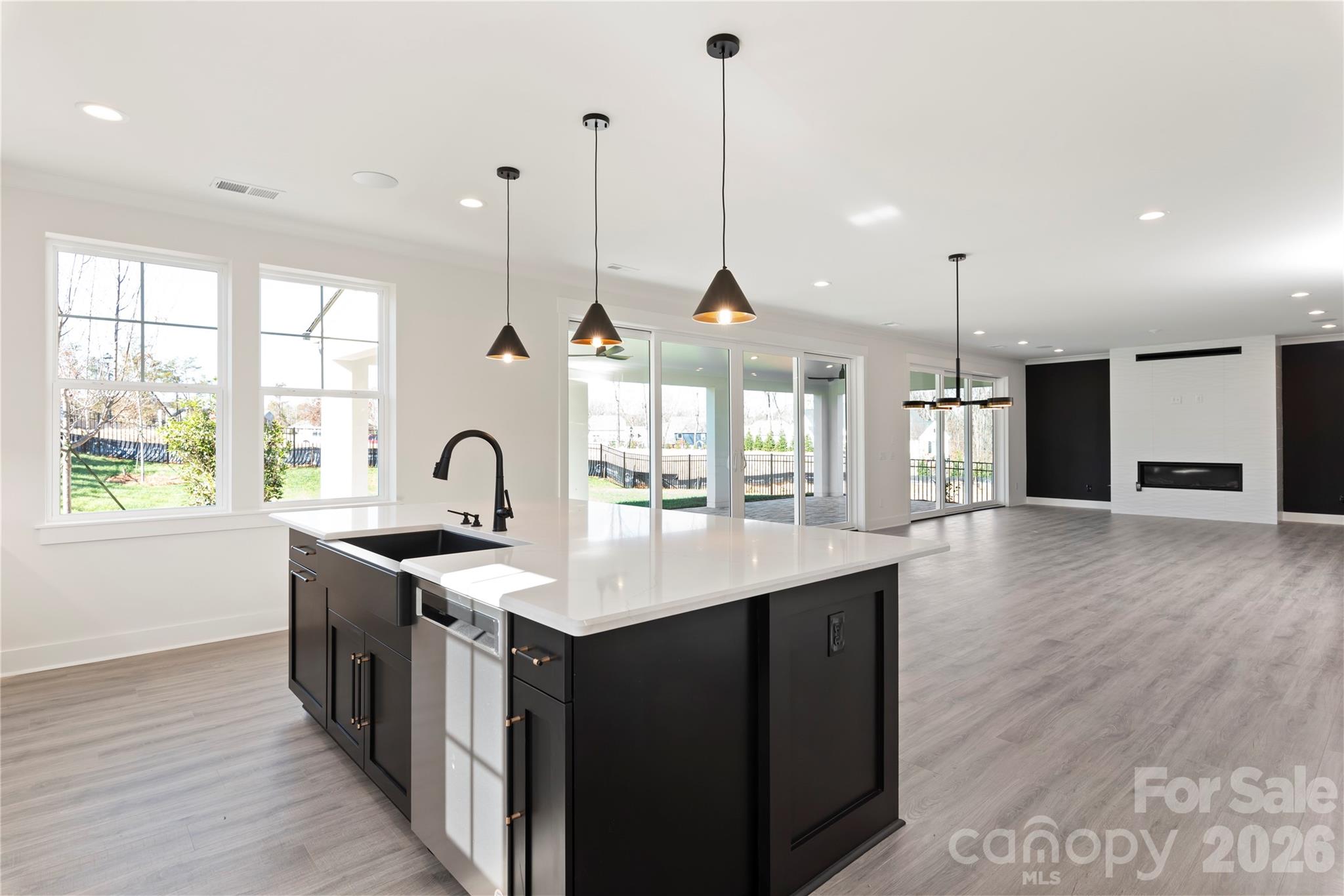 2008 Stratford Avenue