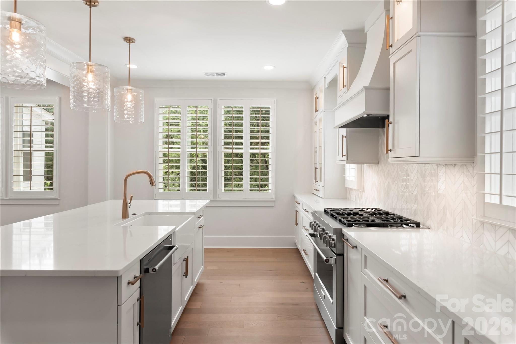 2008 Stratford Avenue