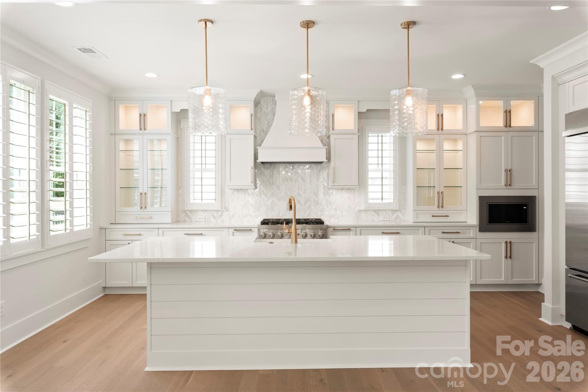 2008 Stratford Avenue