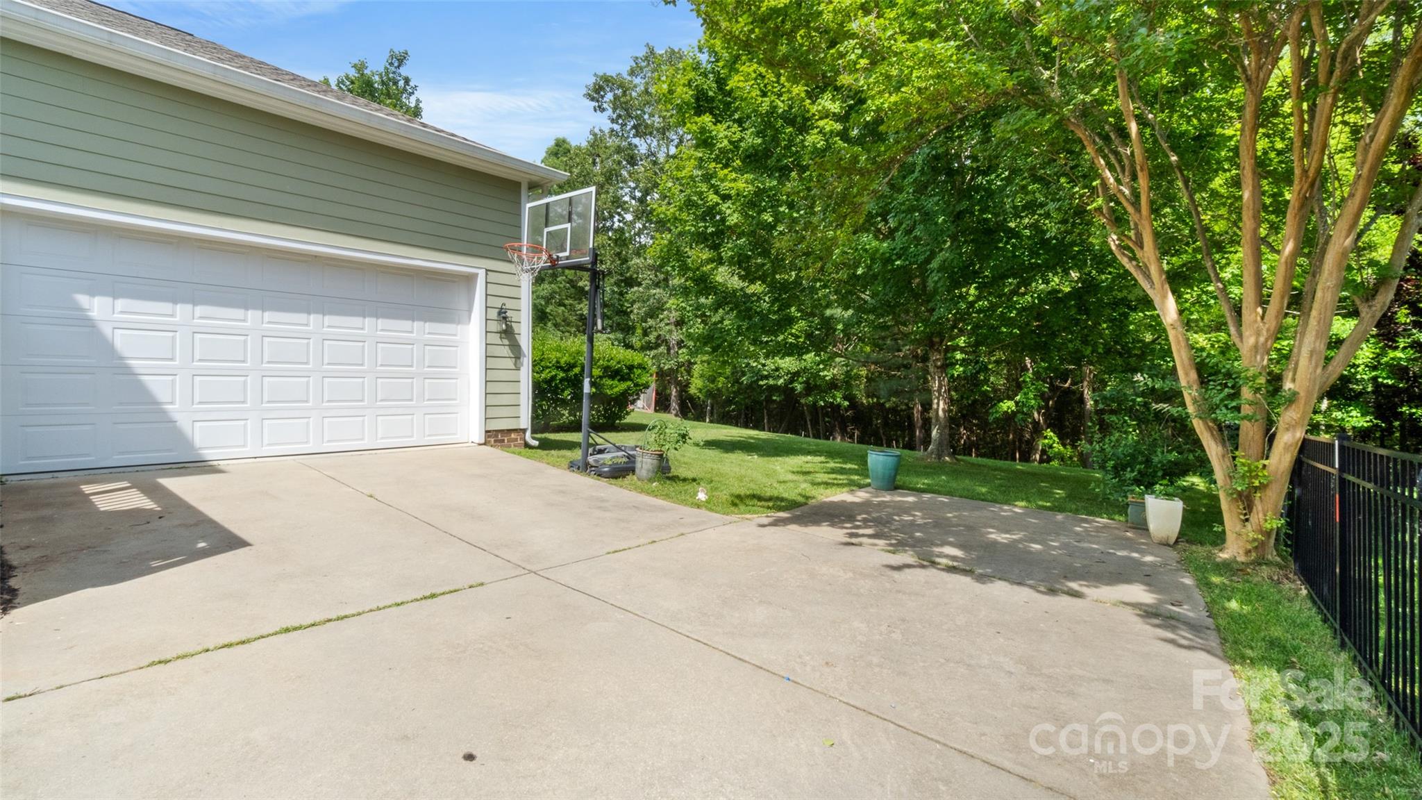 4115 Birkshire Heights