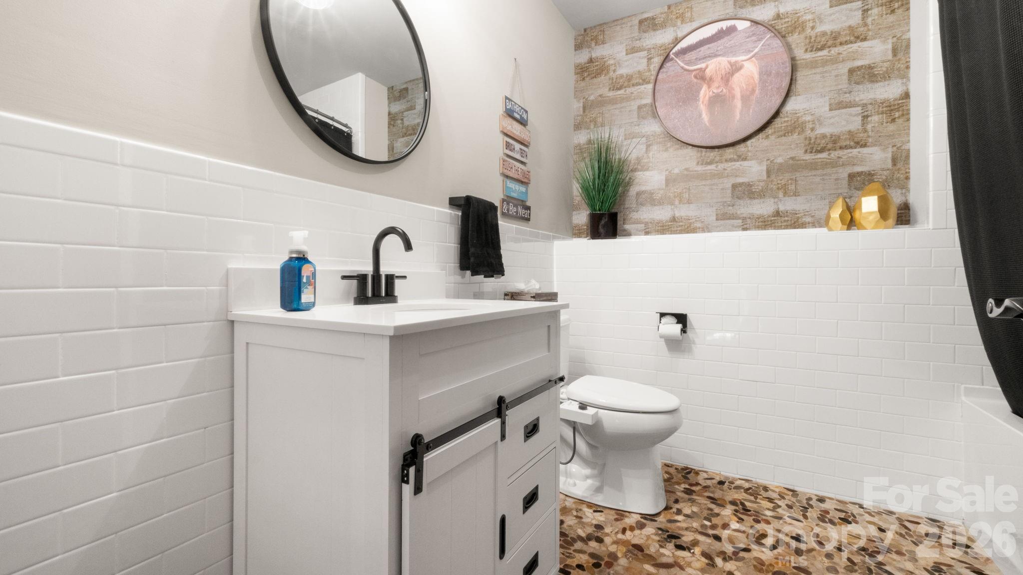 907 Dericks Crossing