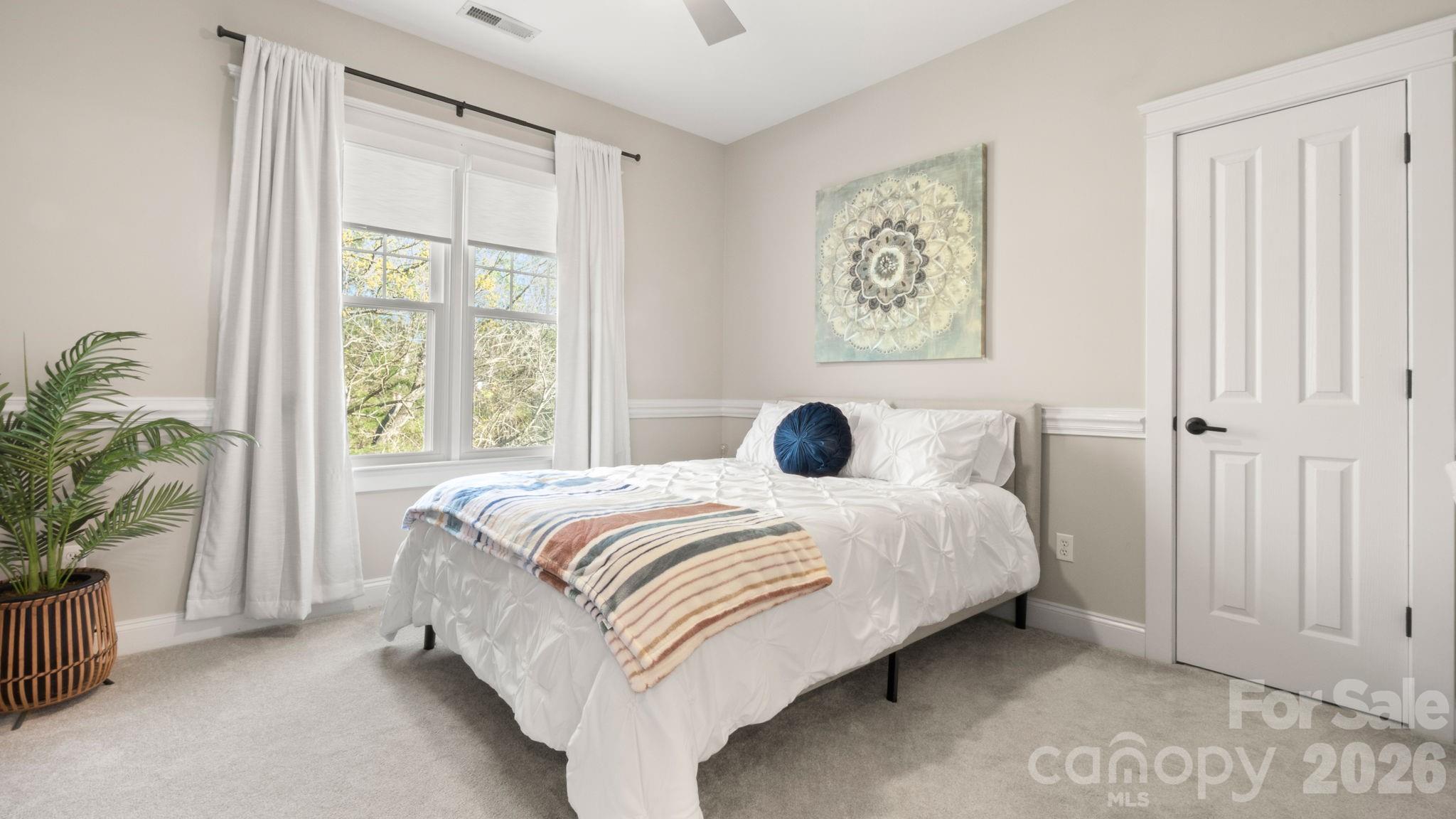 907 Dericks Crossing