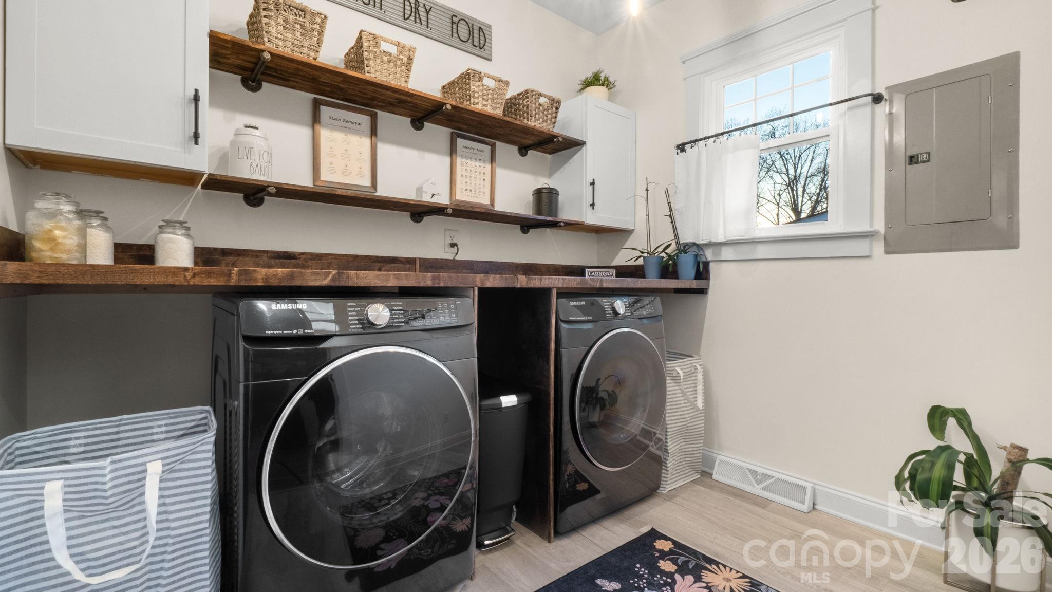 907 Dericks Crossing