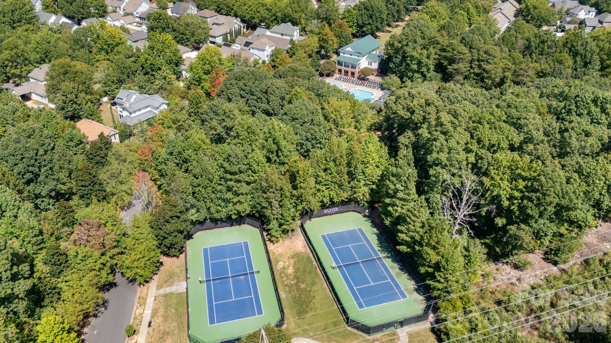 907 Dericks Crossing