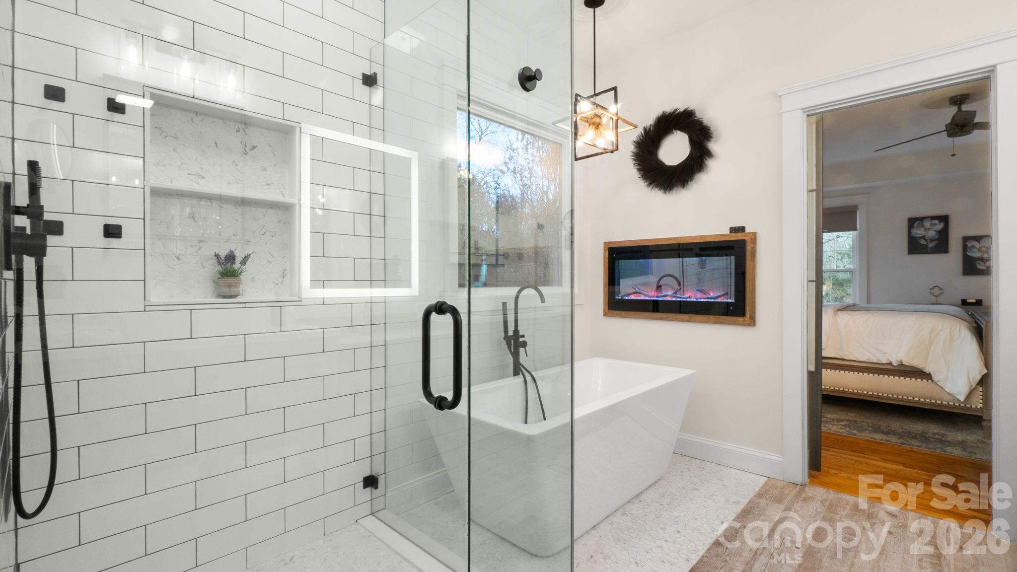 907 Dericks Crossing