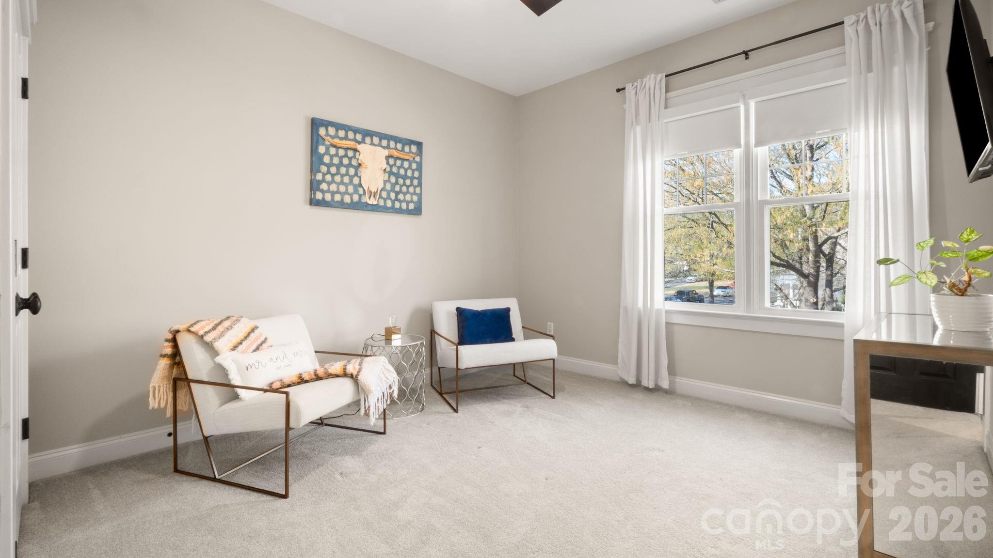 907 Dericks Crossing