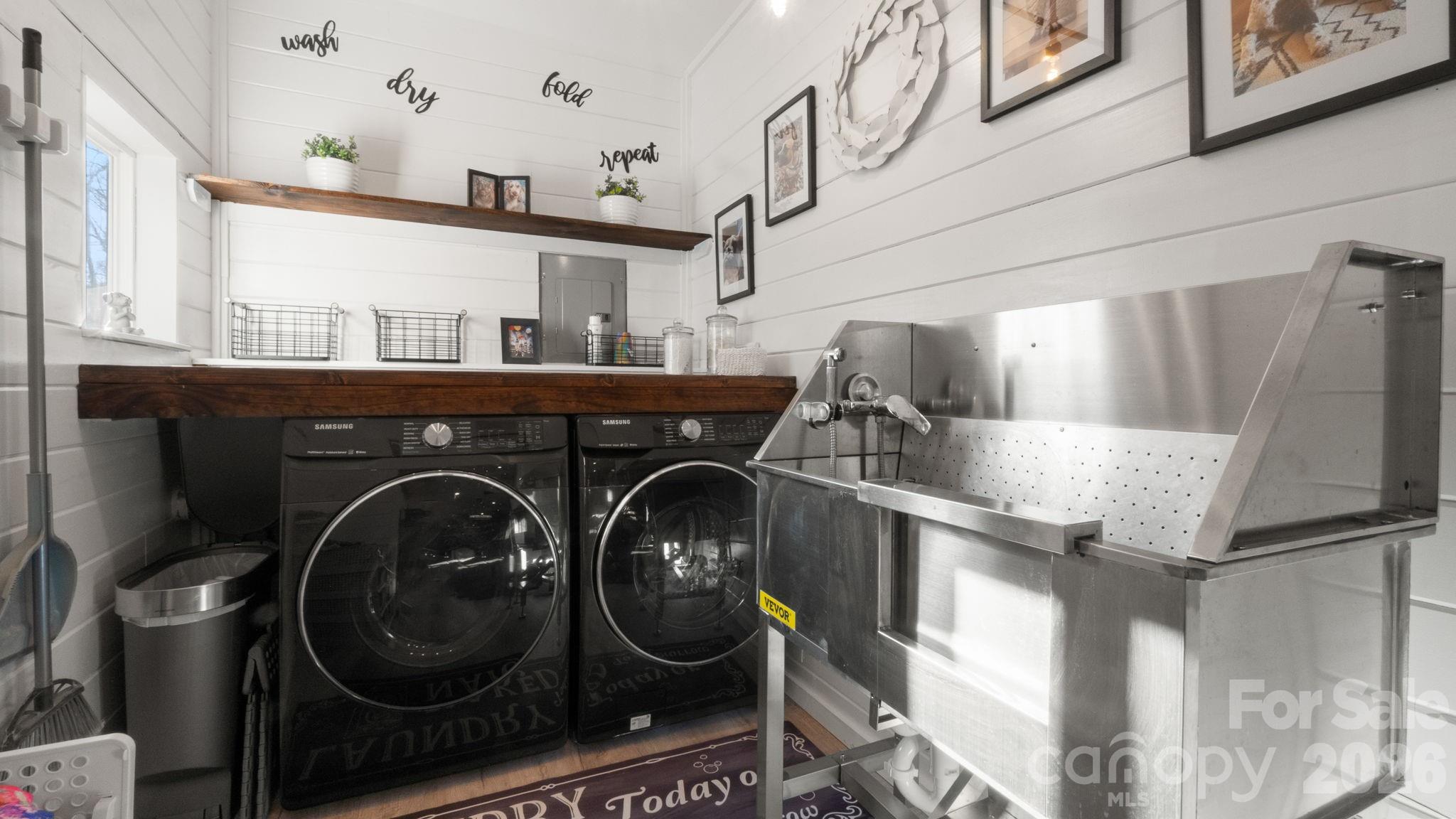 907 Dericks Crossing