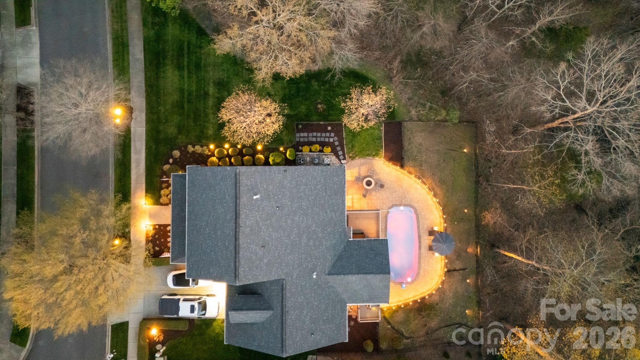 907 Dericks Crossing