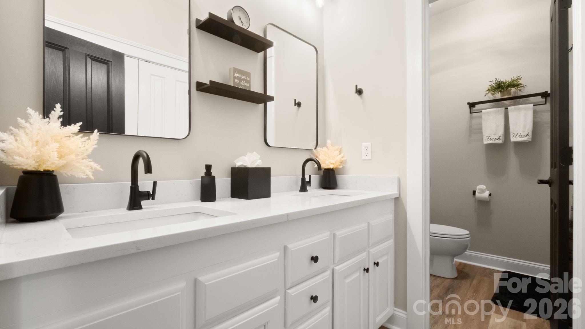 907 Dericks Crossing